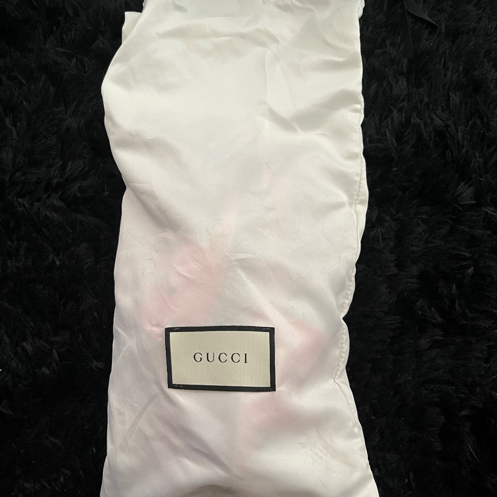 Pink Gucci flip flops